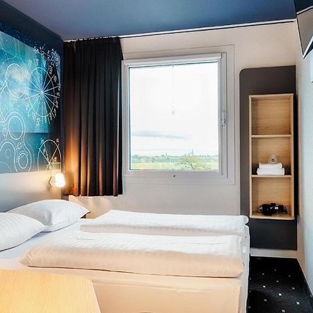 B&B Hotel Muenchen-Garching Гархинг бай Мюнхен Екстериор снимка